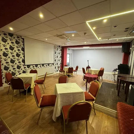 Oyo Mars Hotel Seaview Blackpool-3